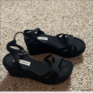 ISO Steve Madden platform shoes! 💖